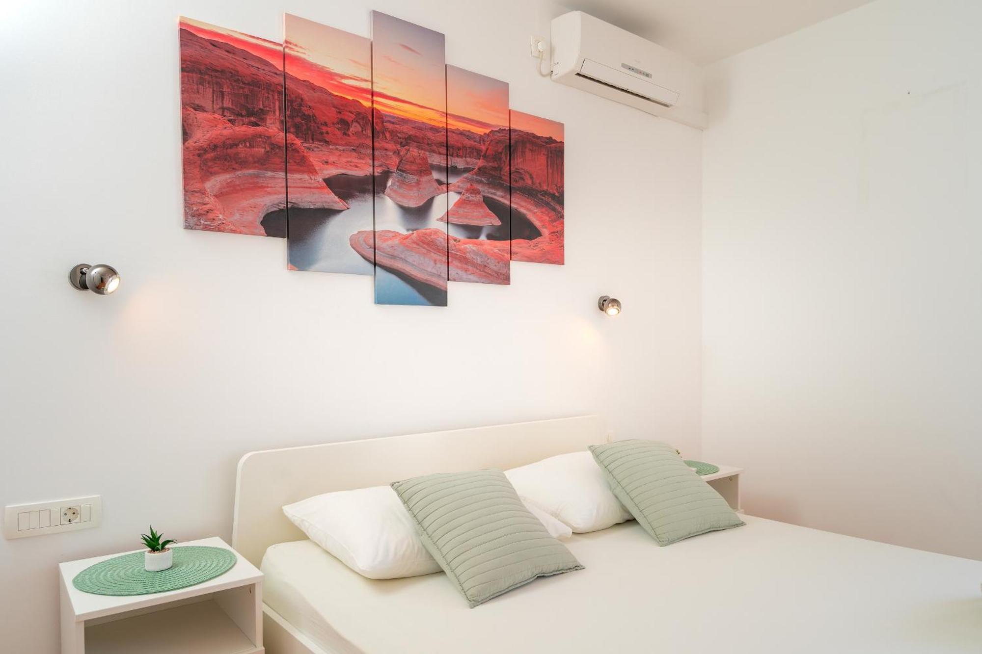 Apartments Lucic Hvar Town Exterior foto